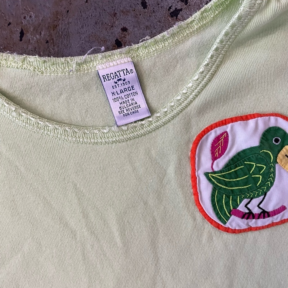 Regatta Lime Green Short Sleeve 100% Cotton Shirt with Parrot Appliqué Size XL - Picture 2 of 6